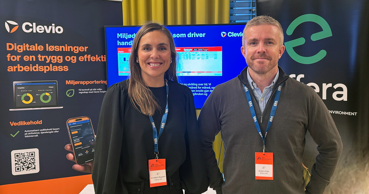 Representanter fra Clevio og Effera på stand under HMS-konferansen Bygg og Anlegg 2025 på Thon Hotel Arena Lillestrøm.