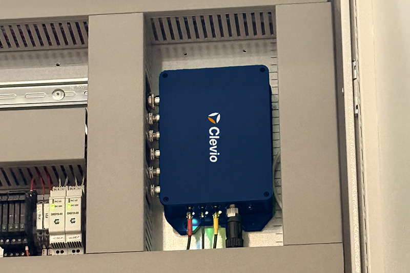 Clevio IoT-enhet montert i et teknisk skap hos ERV.